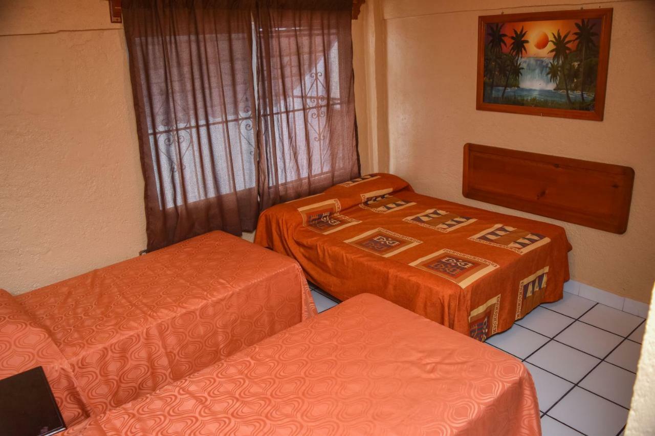 Hotel Gaby Inn Zihuatanejo Eksteriør bilde